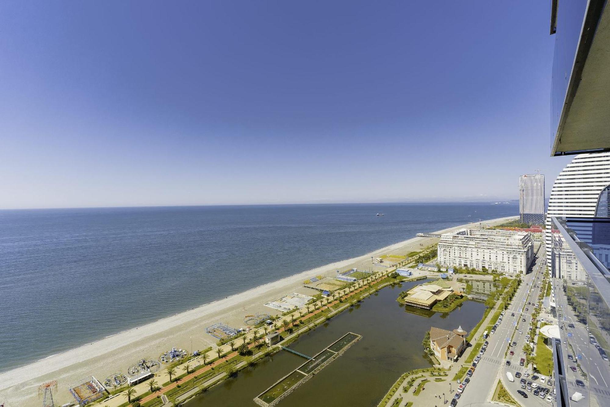 Luxury Beach Front Hotel 바투미 외부 사진