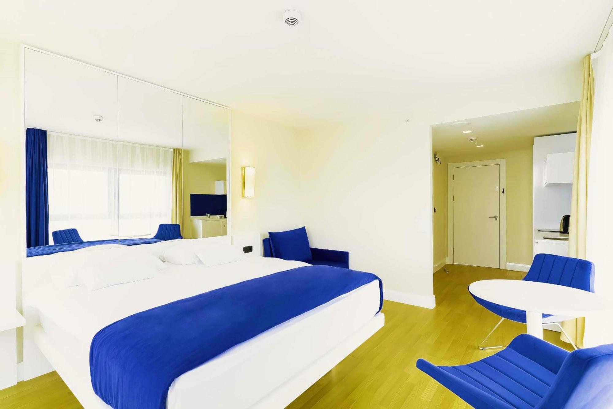 Luxury Beach Front Hotel 바투미 외부 사진