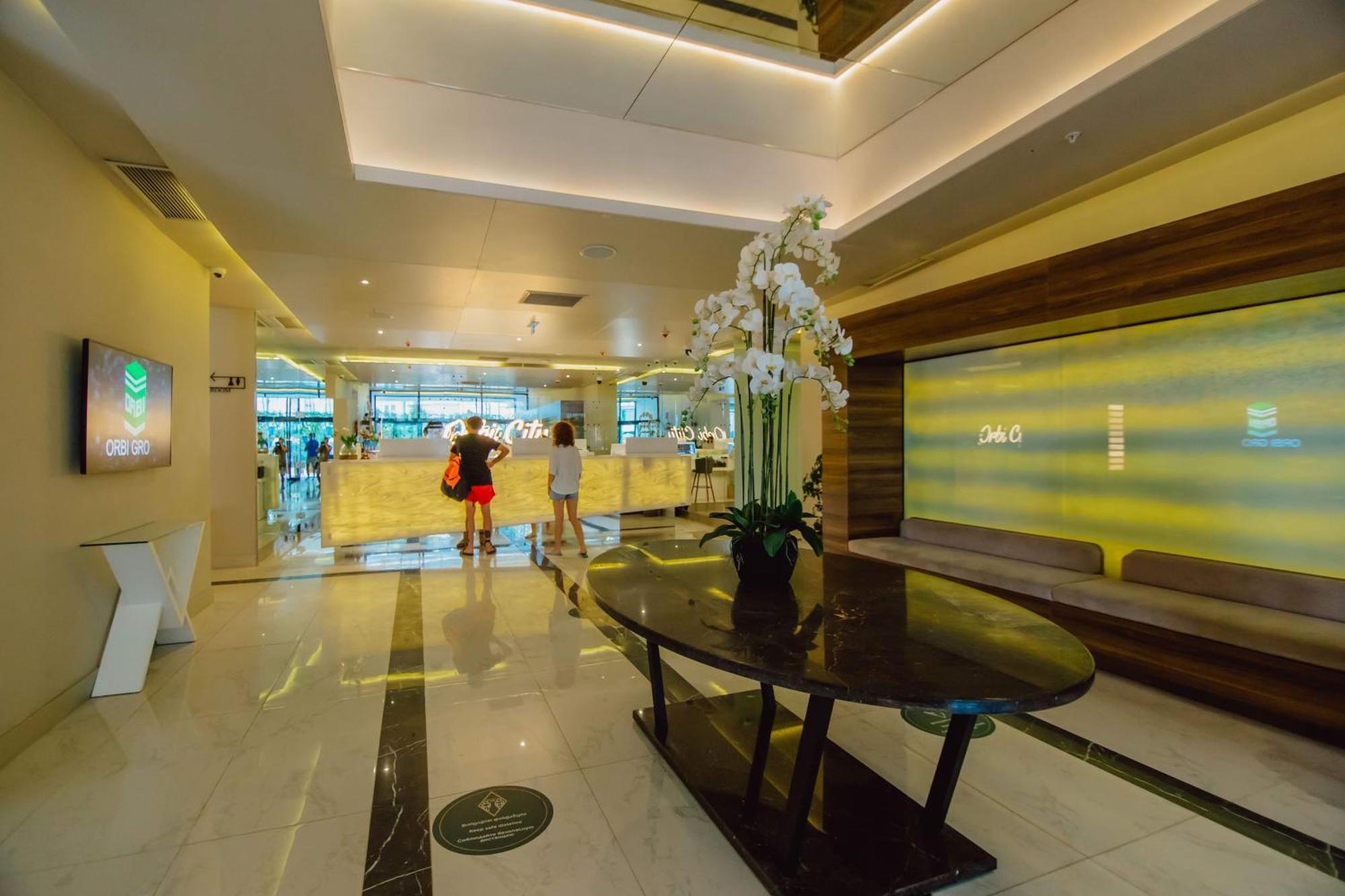 Luxury Beach Front Hotel 바투미 외부 사진