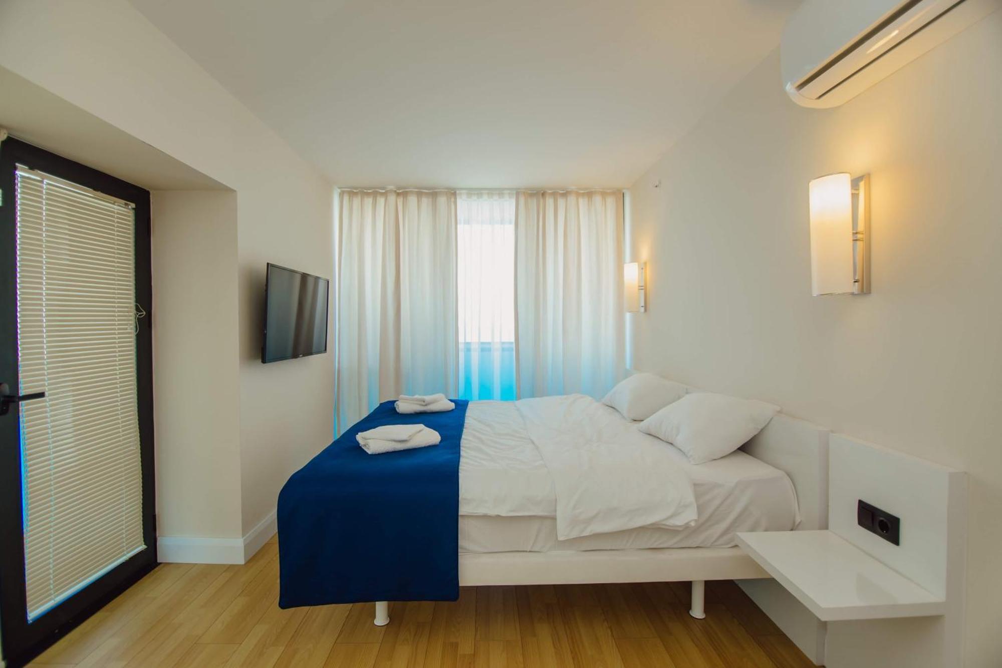 Luxury Beach Front Hotel 바투미 외부 사진