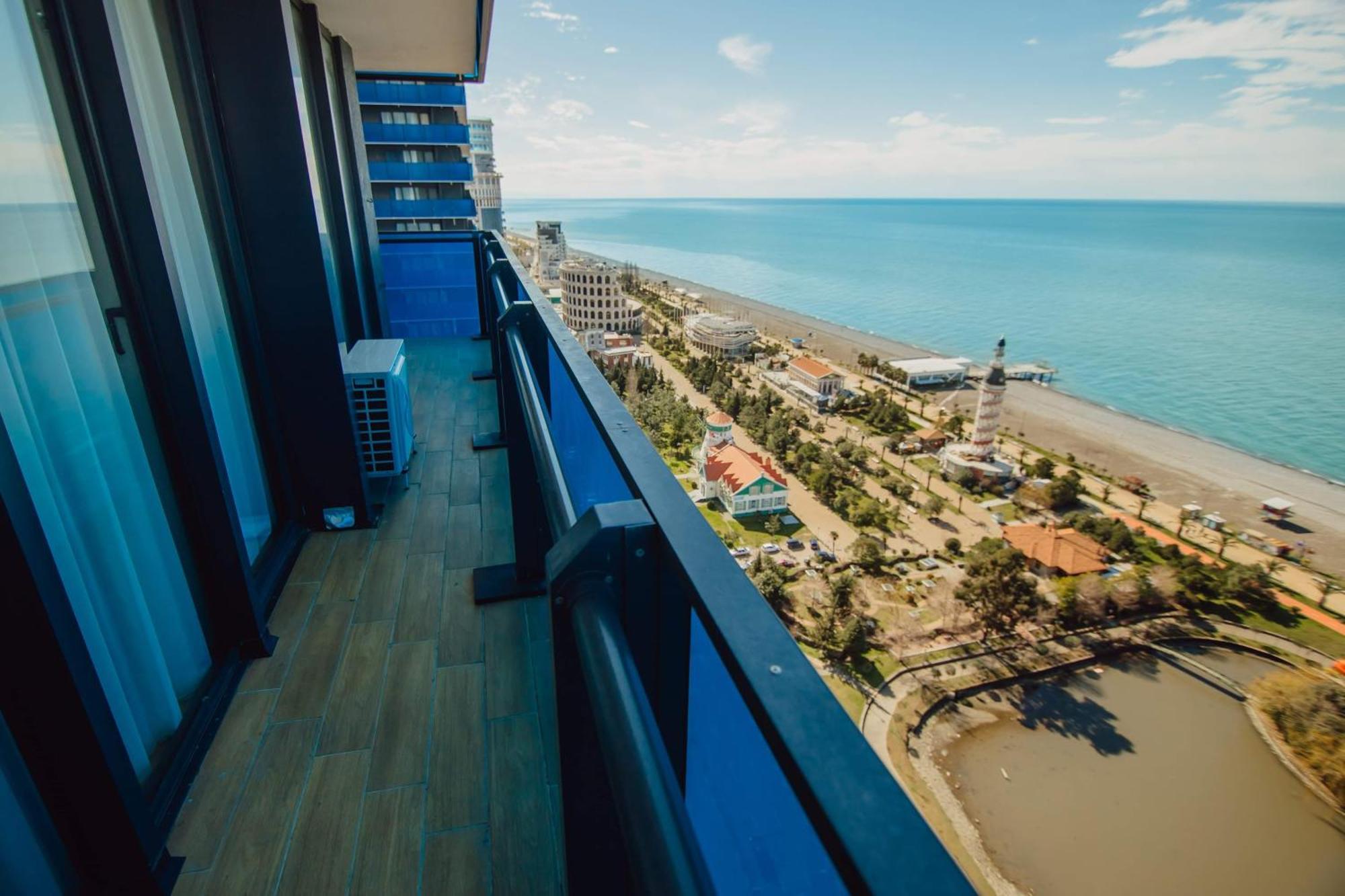 Luxury Beach Front Hotel 바투미 외부 사진