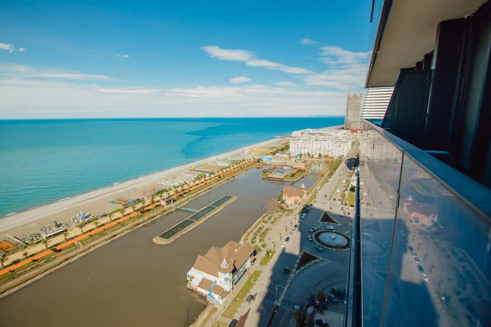Luxury Beach Front Hotel 바투미 외부 사진
