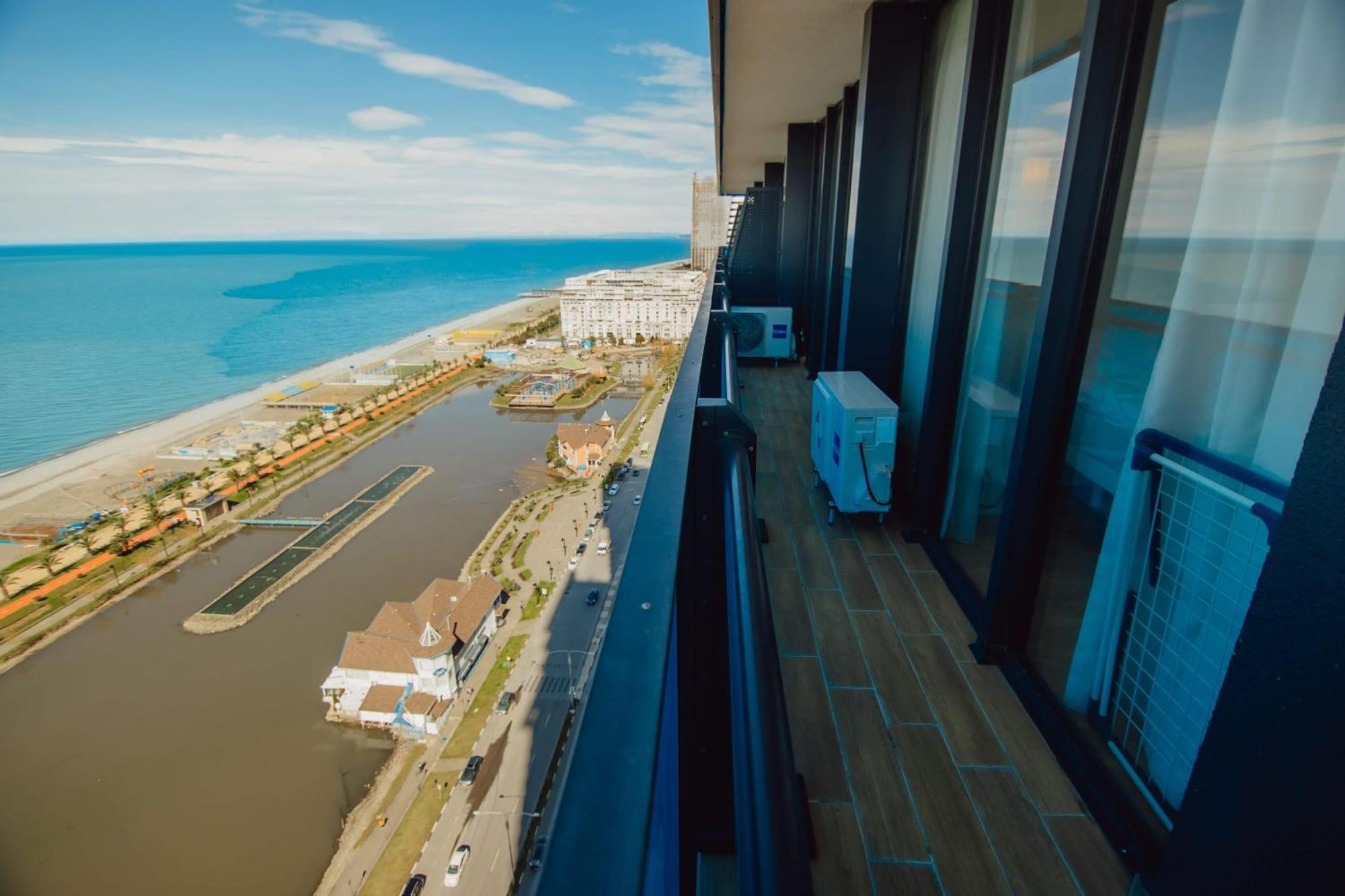 Luxury Beach Front Hotel 바투미 외부 사진