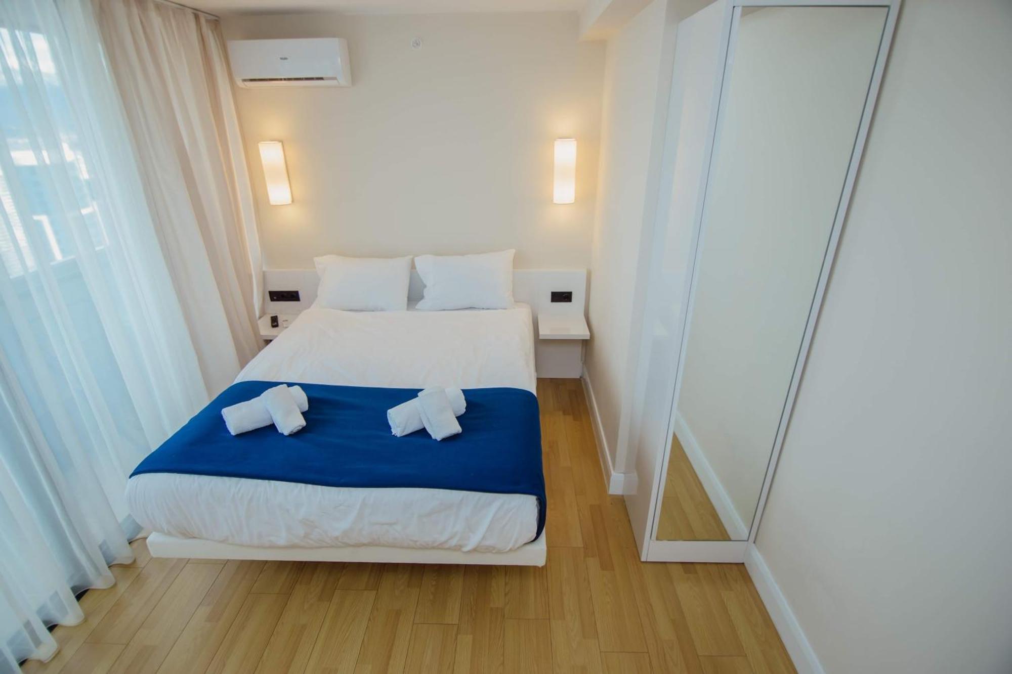Luxury Beach Front Hotel 바투미 외부 사진