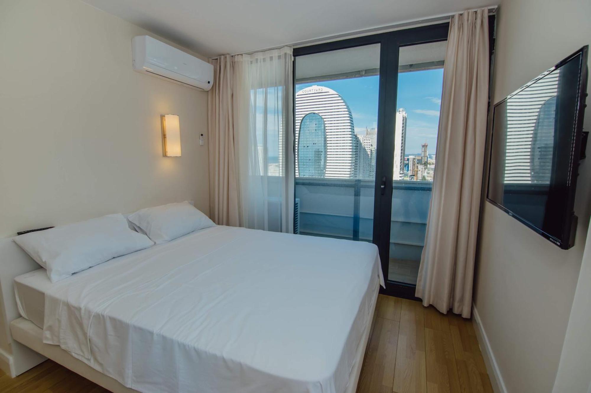 Luxury Beach Front Hotel 바투미 외부 사진