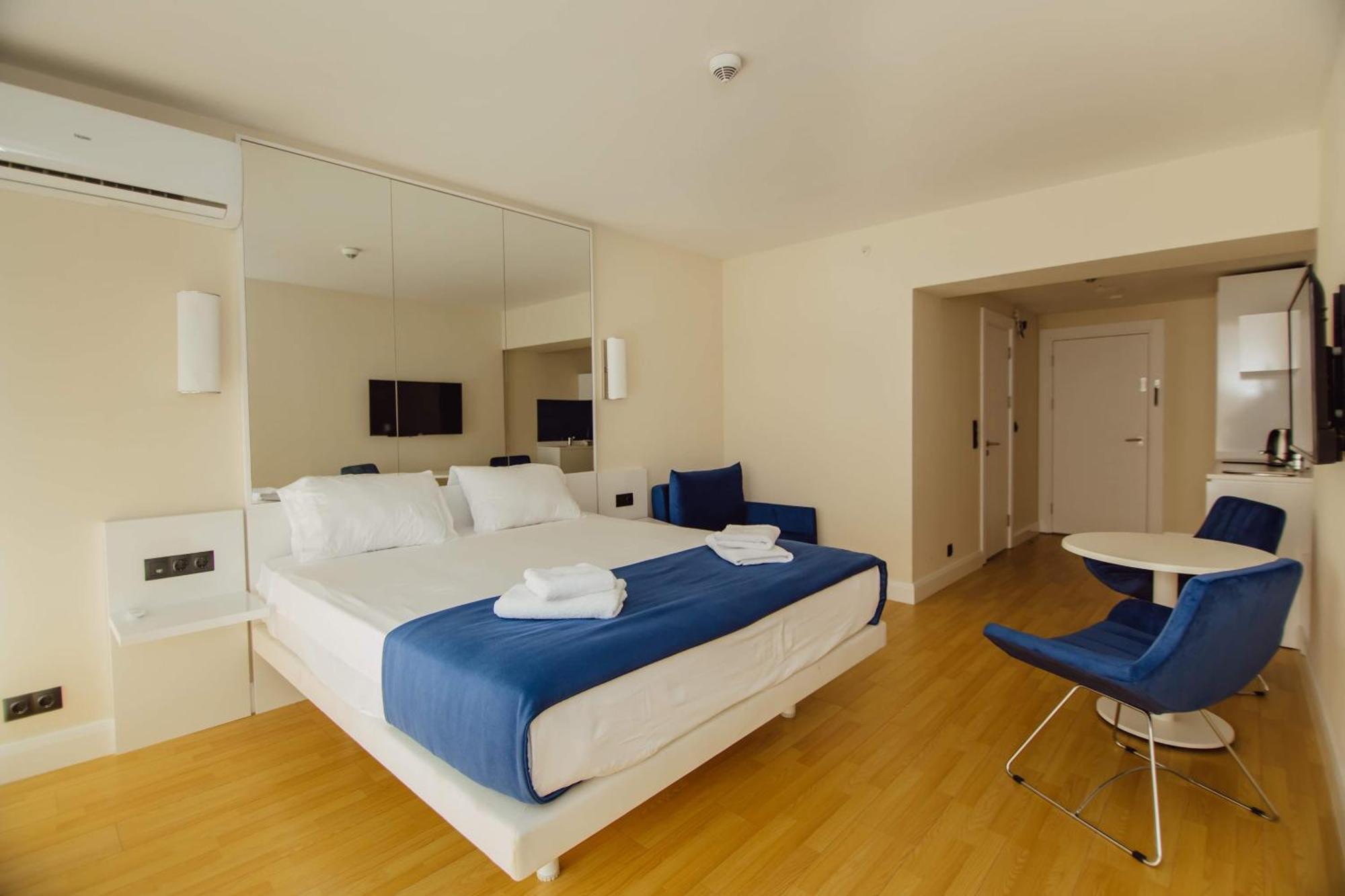 Luxury Beach Front Hotel 바투미 외부 사진
