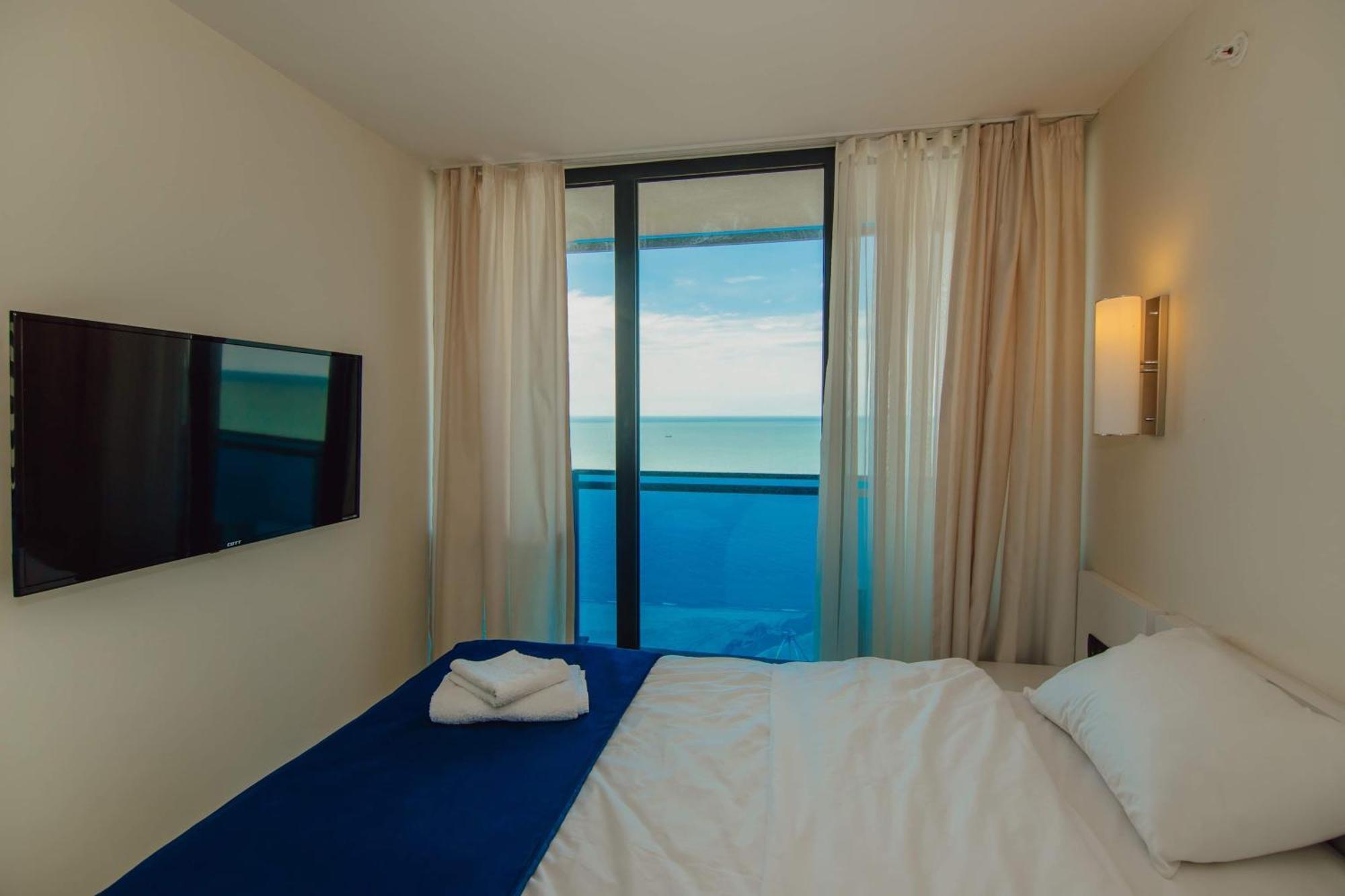 Luxury Beach Front Hotel 바투미 외부 사진