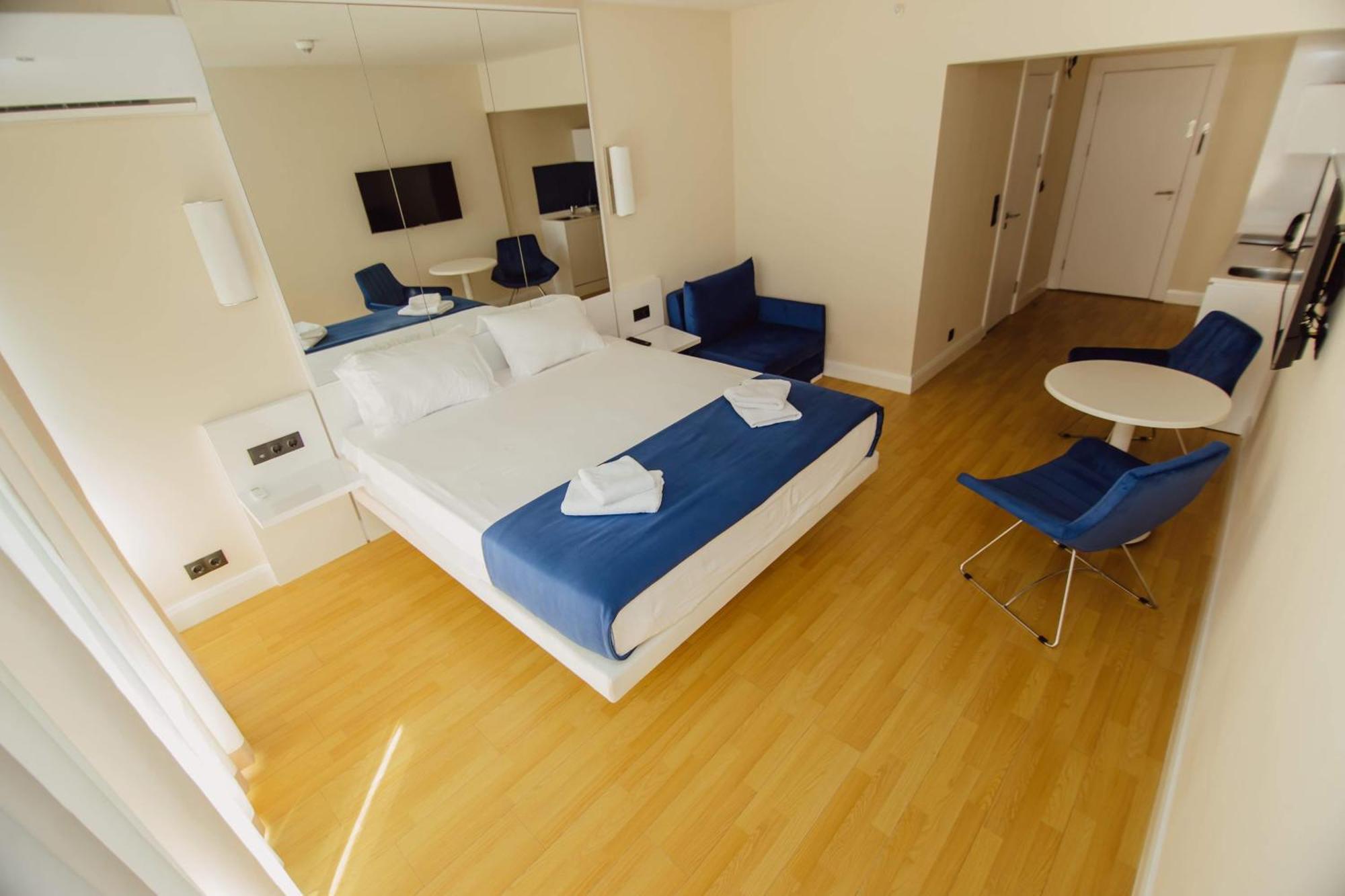 Luxury Beach Front Hotel 바투미 외부 사진
